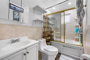 239 Washington Ave, Amityville, NY 11701 - Photo 19