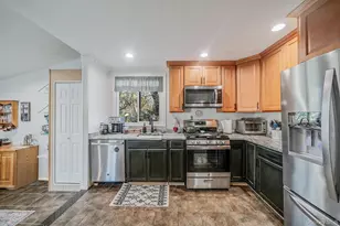 2909 New London Ave, Medford, NY 11763 - Photo 9