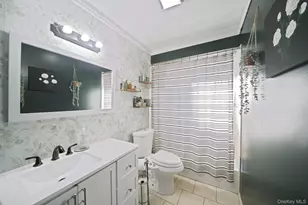 2909 New London Ave, Medford, NY 11763 - Photo 17