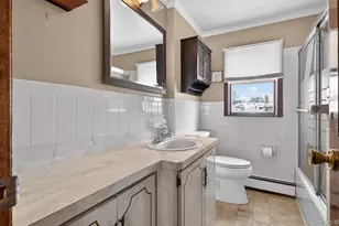 525 Keller Ave, Elmont, NY 11003 - Photo 17