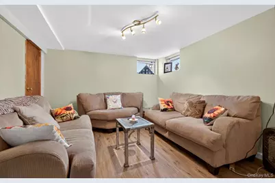 525 Keller Avenue, Elmont, NY 11003 - Photo 25