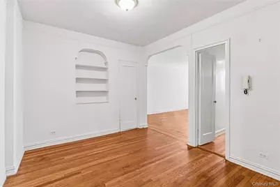 111-39 76th Road #D8, Forest Hills, NY 11375 - Photo 5