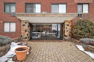 25 Lake St, White Plains, NY 10603 - Photo 3