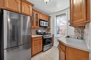 142-35 84th Dr, Jamaica, NY 11435 - Photo 15