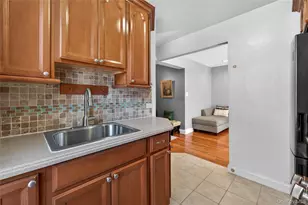 142-35 84th Dr, Jamaica, NY 11435 - Photo 19