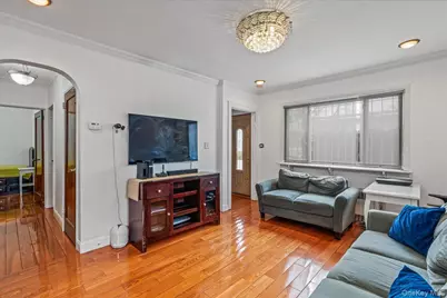 14146 253rd Street, Rosedale, NY 11422 - Photo 5