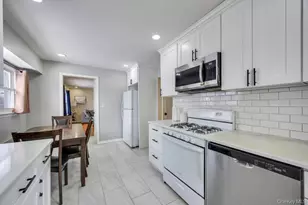 41 Winding Rd, Hicksville, NY 11801 - Photo 7