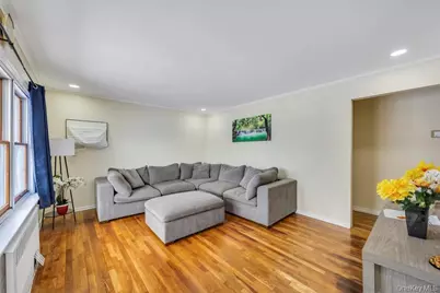 41 Winding Road, Hicksville, NY 11801 - Photo 5