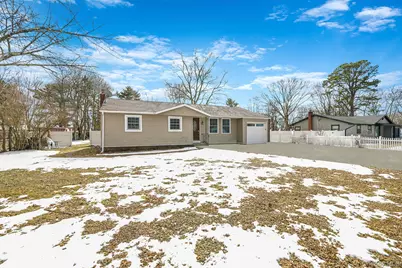 120 Evergreen Avenue, Brentwood, NY 11717 - Photo 3