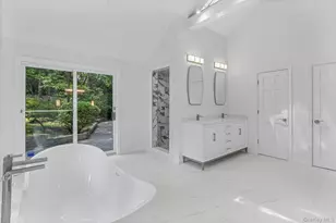 2 Westbourne Ln, Melville, NY 11747 - Photo 27