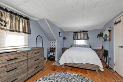 2272 Oxford Street, East Meadow, NY 11554 - Photo 13