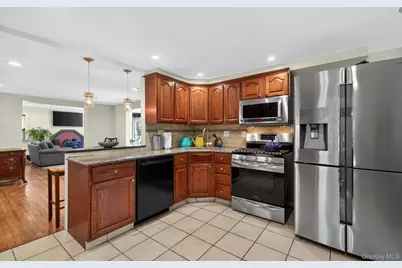 92 Valentine Avenue, Glen Cove, NY 11542 - Photo 7