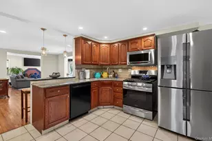 92 Valentine Ave, Glen Cove, NY 11542 - Photo 7