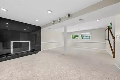 7 Pierre Drive, Commack, NY 11725 - Photo 9