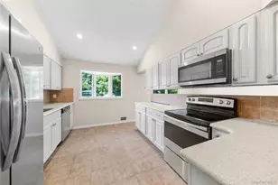 7 Pierre Dr, Commack, NY 11725 - Photo 7