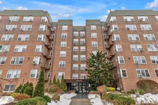 18-70 211th St, Bayside, NY 11360 - Photo 15