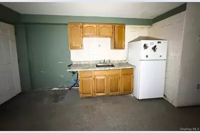 11625 Merrick Boulevard, Jamaica, NY 11434 - Photo 15