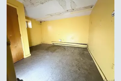 11625 Merrick Boulevard, Jamaica, NY 11434 - Photo 11