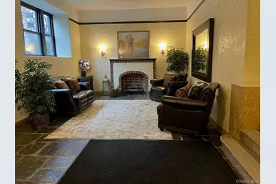 36 Pondfield Road W #2A, Bronxville, NY 10708 - Photo 13