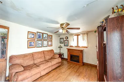 1440 Lombardy Boulevard, Bay Shore, NY 11706 - Photo 7