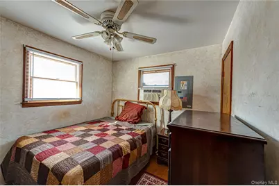 1440 Lombardy Boulevard, Bay Shore, NY 11706 - Photo 17