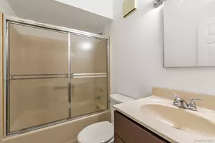 725 Miller Ave, Freeport, NY 11520 - Photo 9