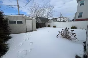 62 Warwick Rd, Island Park, NY 11558 - Photo 3