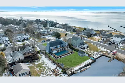 4 Bay Street, Center Moriches, NY 11934 - Photo 37