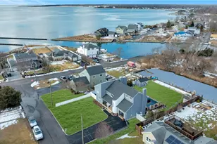 4 Bay St, Center Moriches, NY 11934 - Photo 35