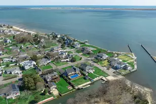 4 Bay St, Center Moriches, NY 11934 - Photo 37