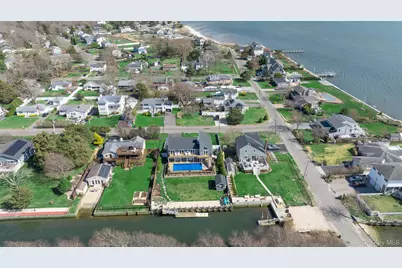 4 Bay Street, Center Moriches, NY 11934 - Photo 37