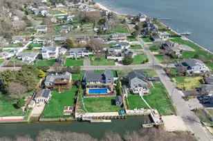 4 Bay St, Center Moriches, NY 11934 - Photo 37