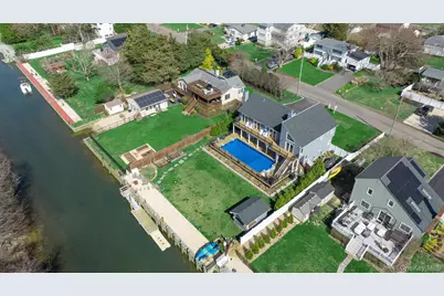 4 Bay Street, Center Moriches, NY 11934 - Photo 35