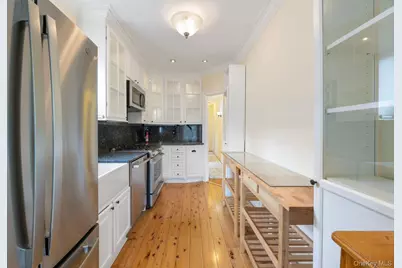 216 Lakeview Place #2, Bronx, NY 10471 - Photo 5