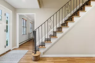 24 Cherry Pl, Huntington, NY 11743 - Photo 5