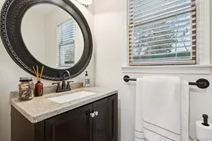 24 Cherry Pl, Huntington, NY 11743 - Photo 19