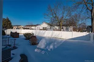 389 Beebe Ct, North Babylon, NY 11703 - Photo 29