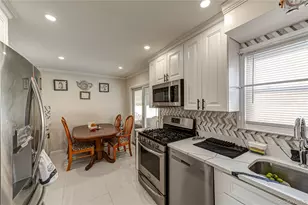 389 Beebe Ct, North Babylon, NY 11703 - Photo 5