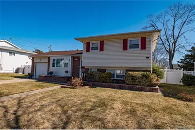 389 Beebe Court, North Babylon, NY 11703 - Photo 19