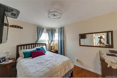 389 Beebe Court, North Babylon, NY 11703 - Photo 13