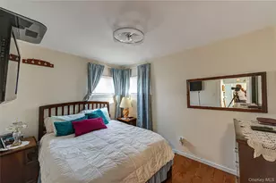 389 Beebe Ct, North Babylon, NY 11703 - Photo 13