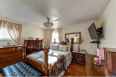 389 Beebe Court, North Babylon, NY 11703 - Photo 7