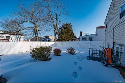 389 Beebe Court, North Babylon, NY 11703 - Photo 27