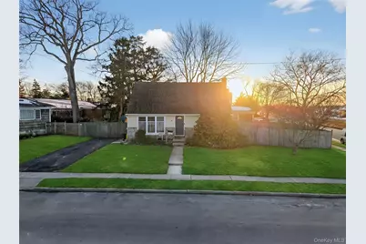 59 Holly Road, Hewlett, NY 11557 - Photo 1
