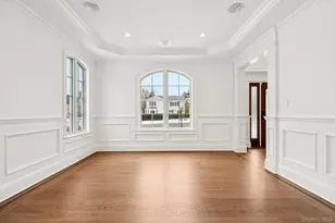 133 Newmarket Rd, Garden City, NY 11530 - Photo 15