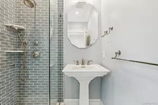 133 Newmarket Rd, Garden City, NY 11530 - Photo 19