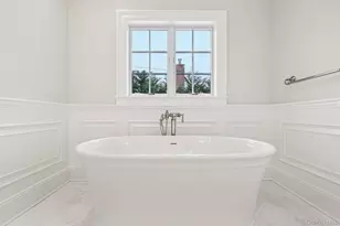 133 Newmarket Rd, Garden City, NY 11530 - Photo 37