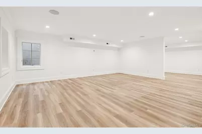 133 Newmarket Road, Garden City, NY 11530 - Photo 45