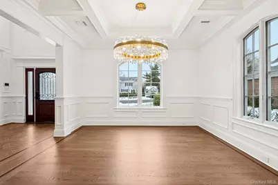 133 Newmarket Road, Garden City, NY 11530 - Photo 5