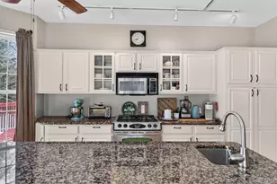 32 Woodstock Ln, Middletown, NY 10941 - Photo 17